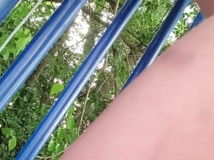 Голые киски на площадке