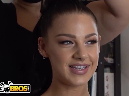 Эвелин за кулисами BangBros