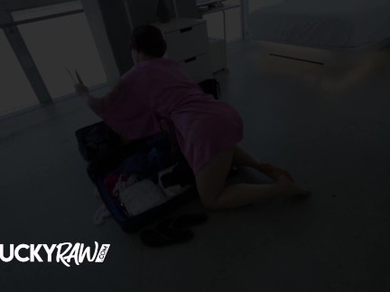 Милфа жаждет 4k минета